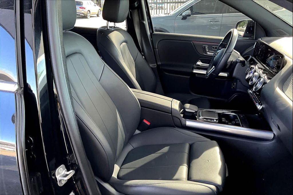 MERCEDES-BENZ GLA-CLASS - 9