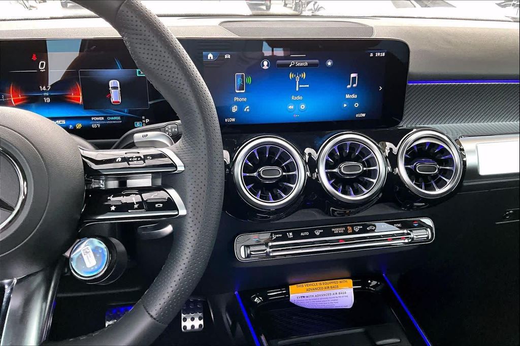 MERCEDES-BENZ GLB-CLASS AMG - 9