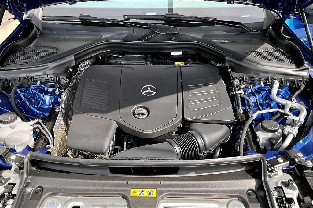 2026 Mercedes-BENZ GLC — миниатюра 18