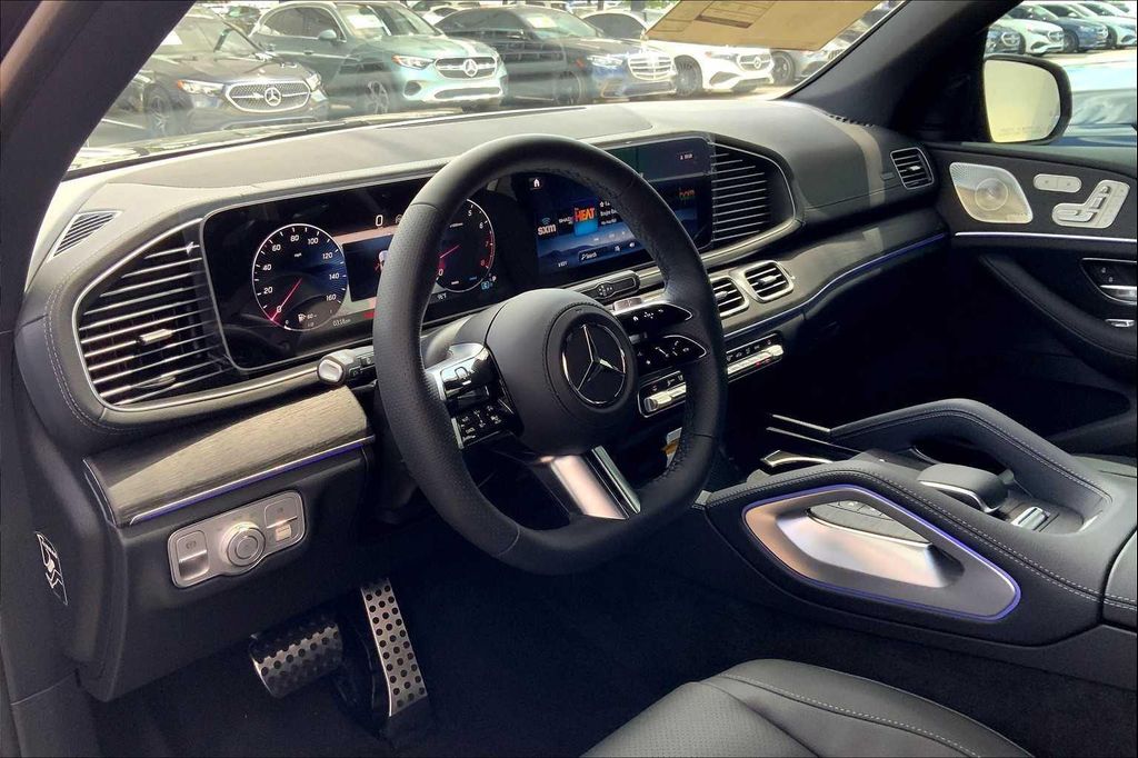 MERCEDES-BENZ GLC - 10