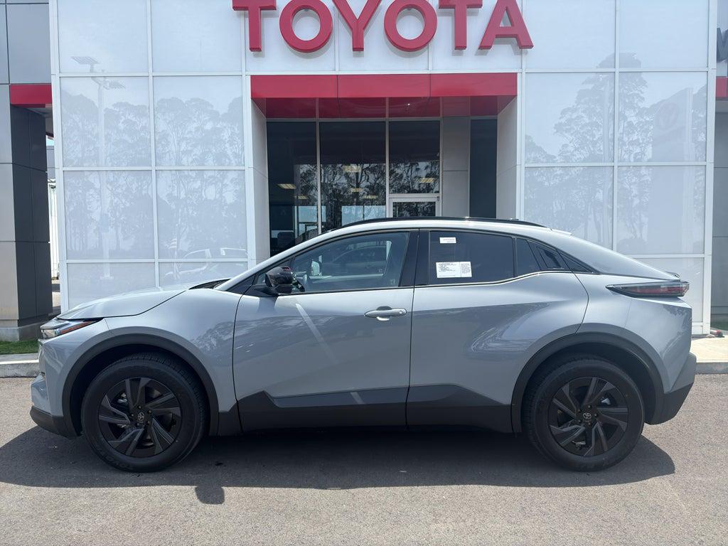 New 2026 Toyota C-HR SE