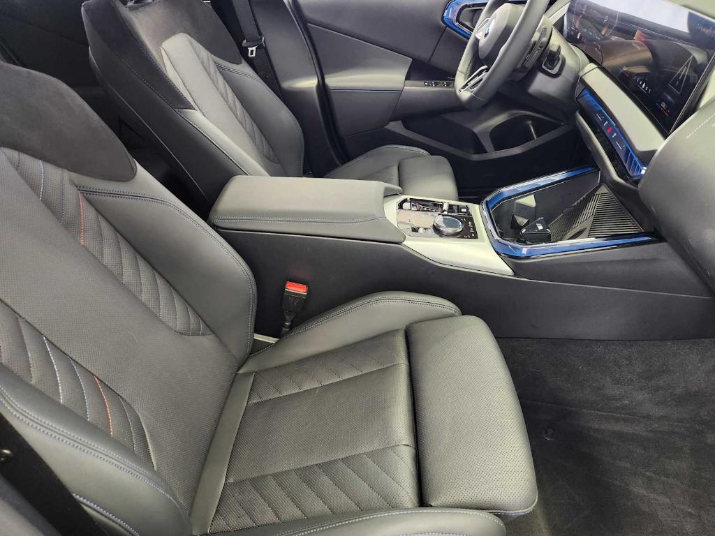 صورة 10 لـ 2025 BMW X3 30 XDRIVE