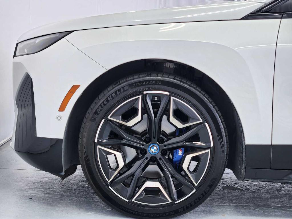 صورة 10 لـ 2023 BMW IX M60
