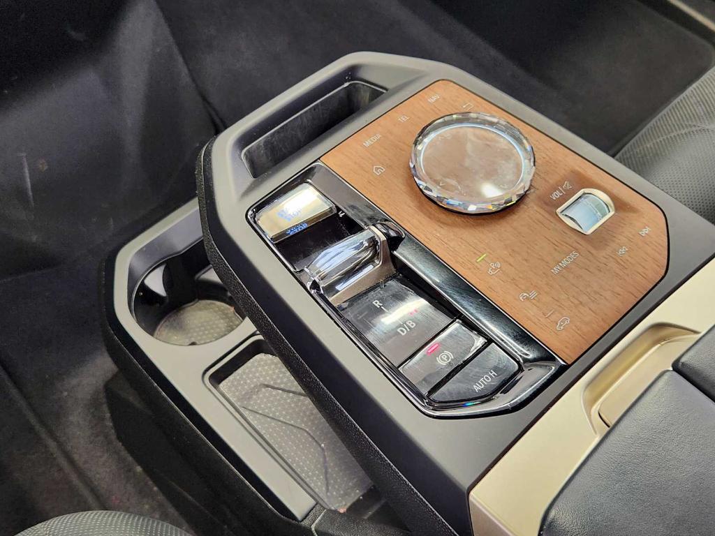 صورة مصغرة 14 لـ 2023 BMW IX M60