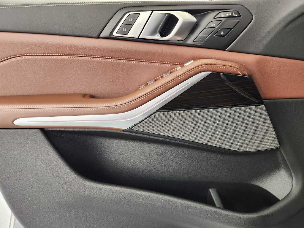 2025 BMW X7 M60I — миниатюра 22