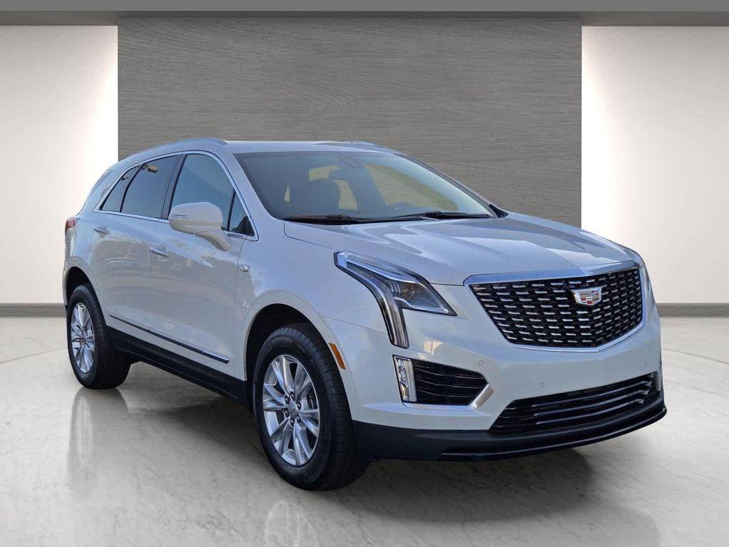 New 2025 Cadillac XT5 Luxury