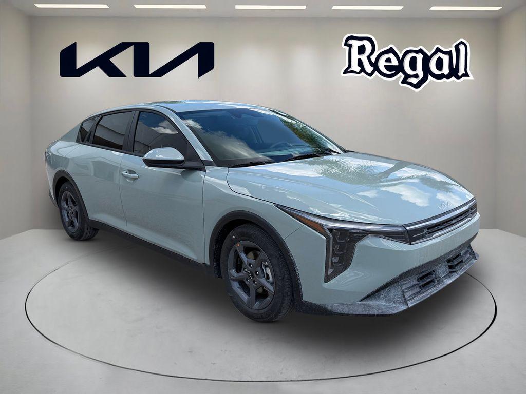 New 2026 Kia K4 LXS