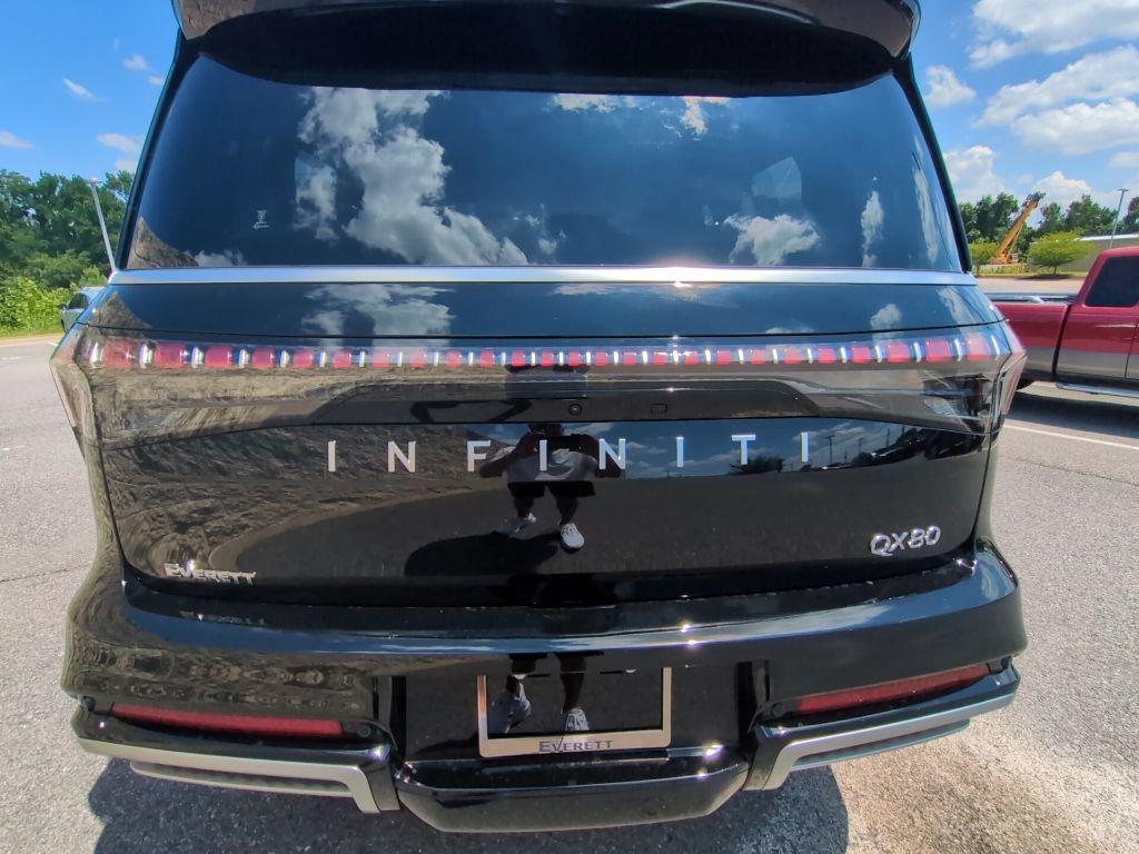 2027 Infiniti QX80 LUXE 照片 5