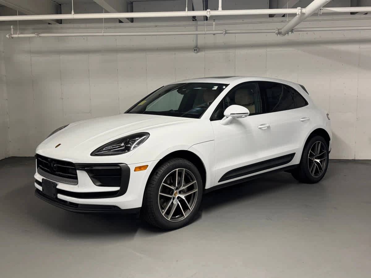 2023 Porsche Macan Base