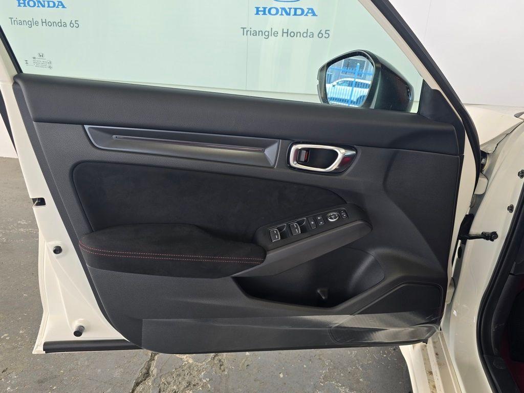 صورة مصغرة 22 لـ 2026 Honda CIVIC TYPE R BASE