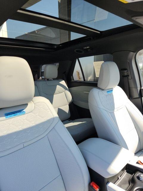2027 FORD EXPLORER PLATINUM — миниатюра 14