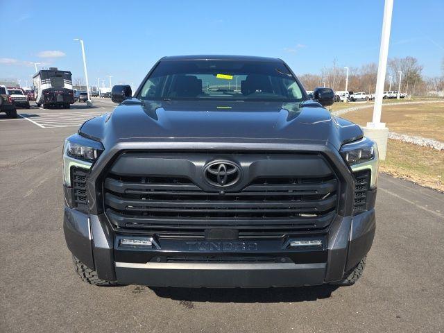 TOYOTA TUNDRA - 2
