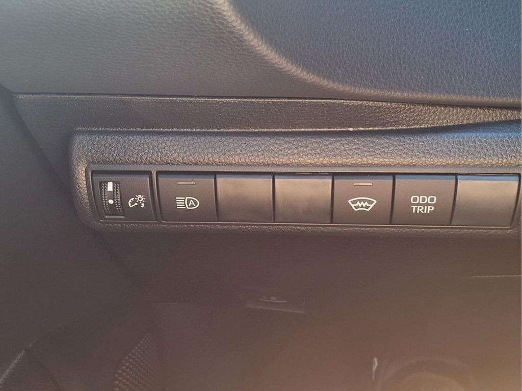 صورة مصغرة 22 لـ 2026 Toyota COROLLA L