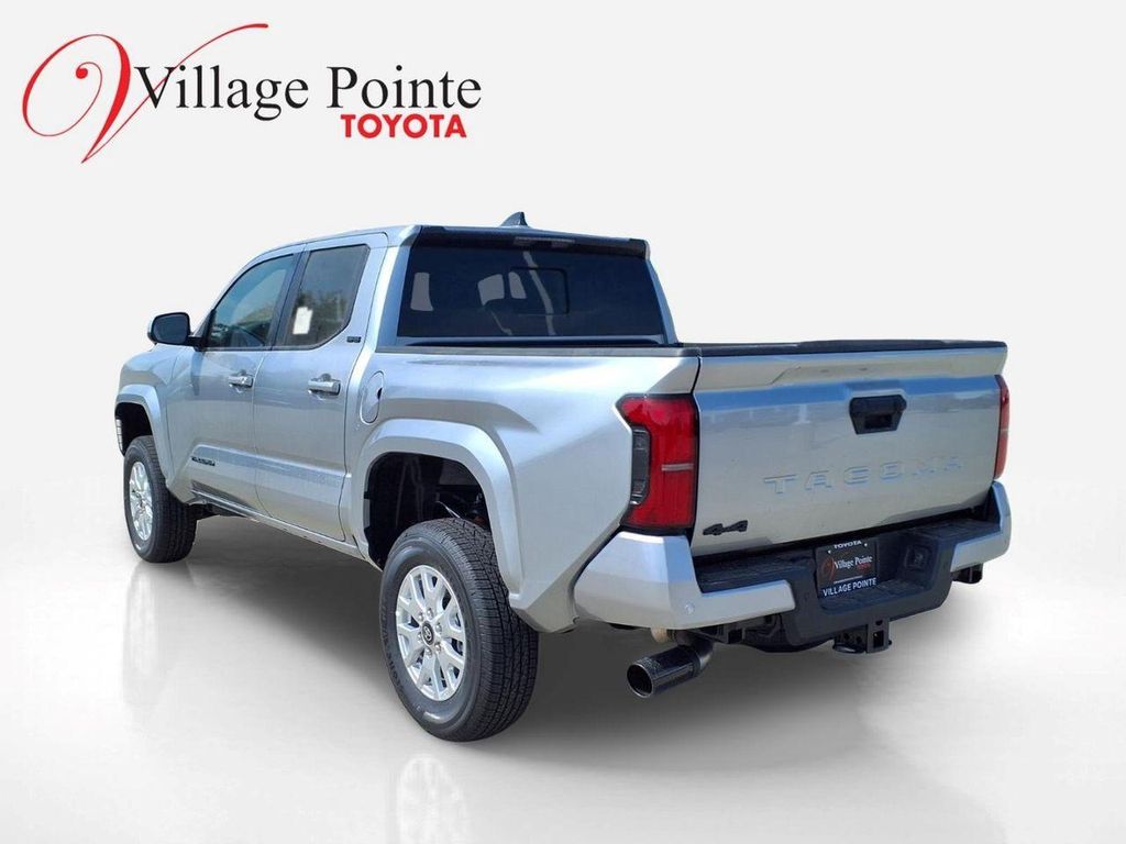 2026 Toyota TACOMA SR5 — фото 3