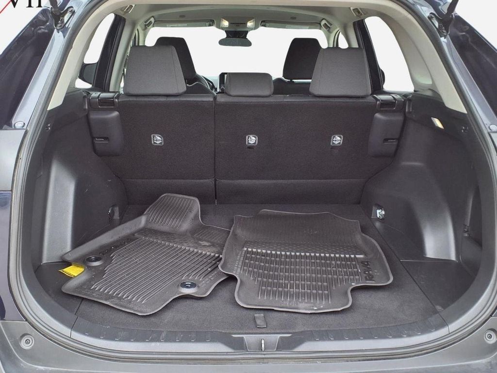 2025 Toyota RAV4 XLE 照片 5