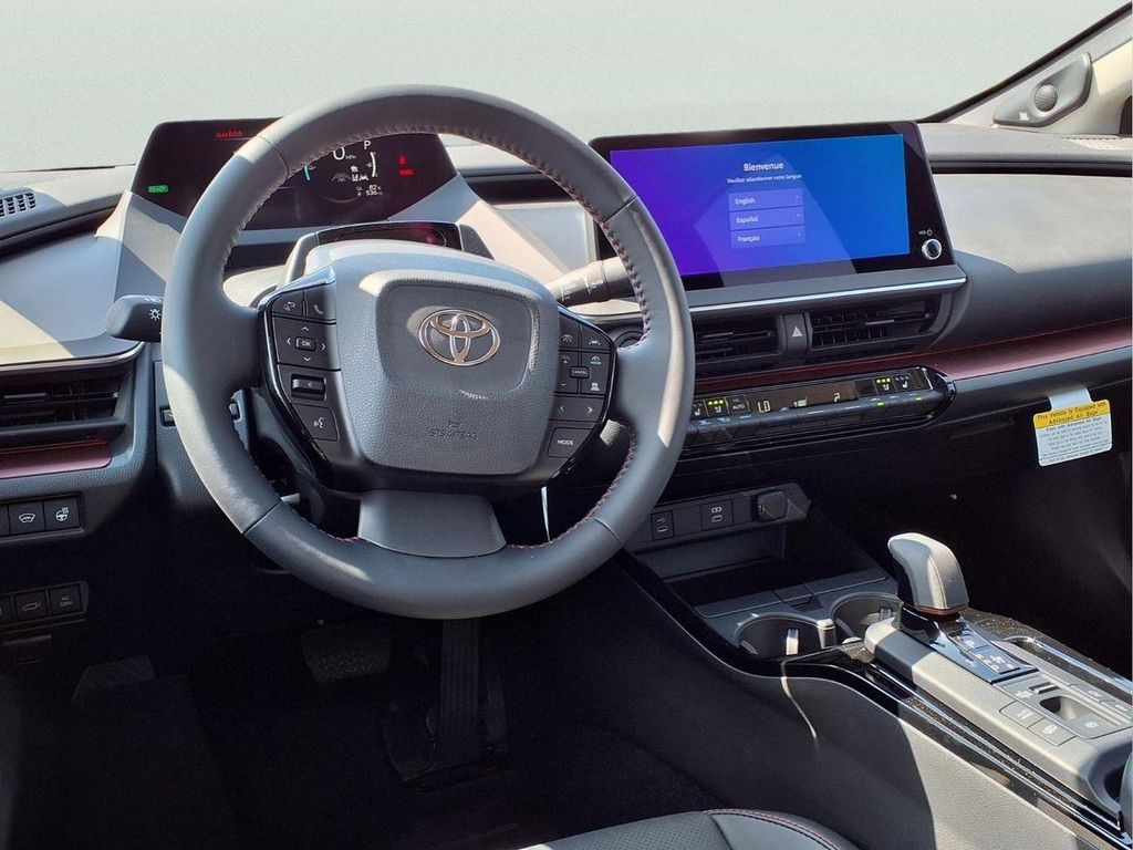 صورة 11 لـ 2026 Toyota PRIUS PLUG-IN HYBRID XSE PREMIUM
