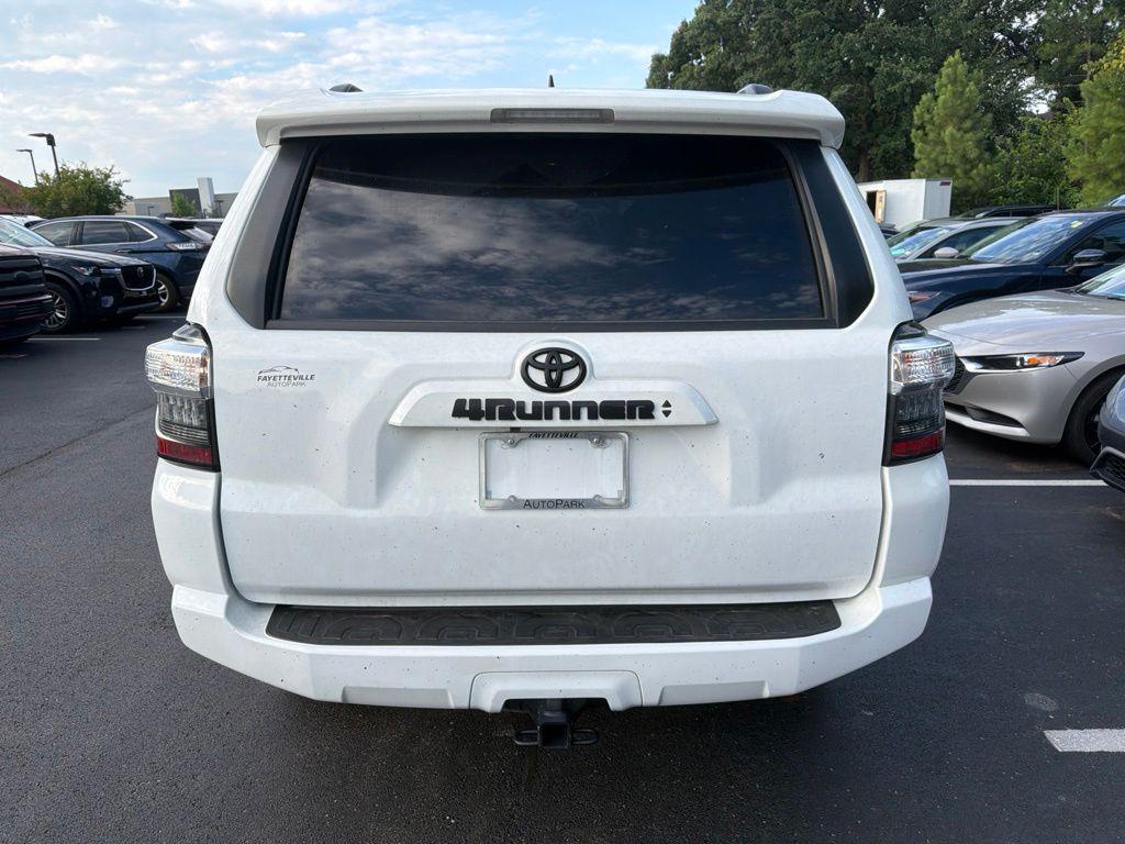 2024 Toyota 4RUNNER SR5 photo 6