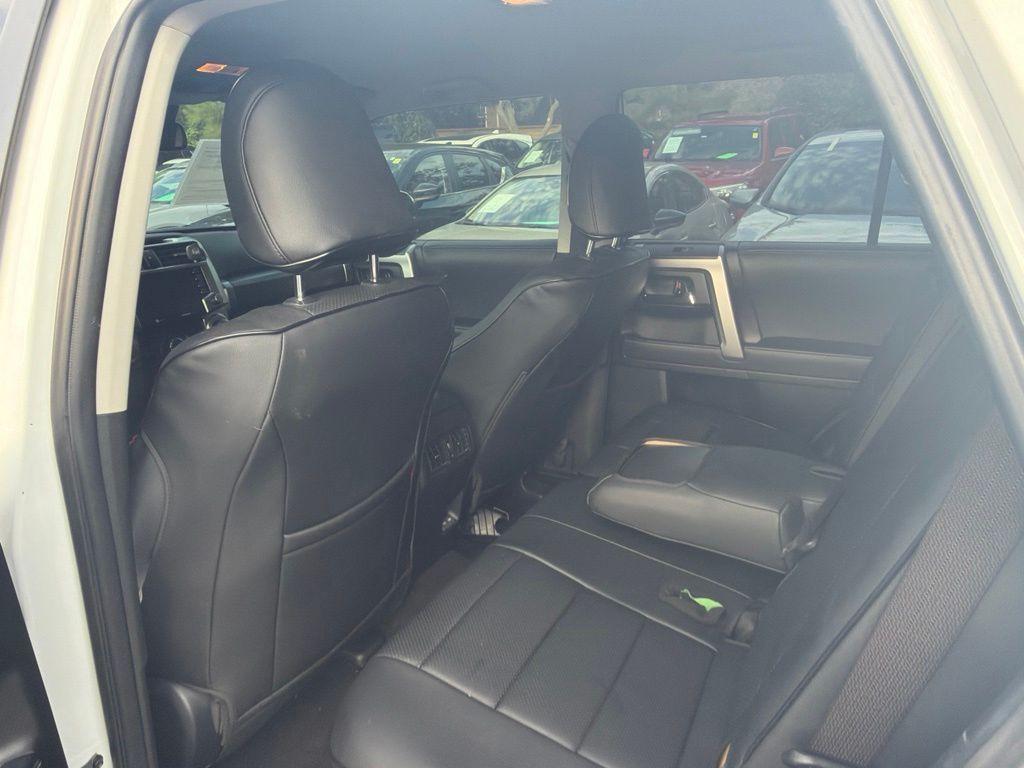 2024 Toyota 4RUNNER SR5 photo 9