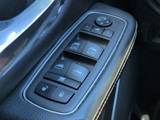 صورة مصغرة 23 لـ 2023 RAM 1500 LARAMIE