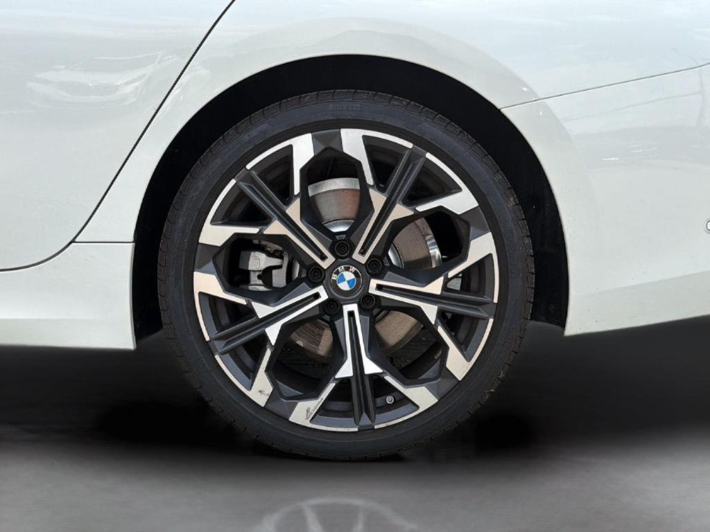 صورة مصغرة 14 لـ 2026 BMW 330 I XDRIVE NA
