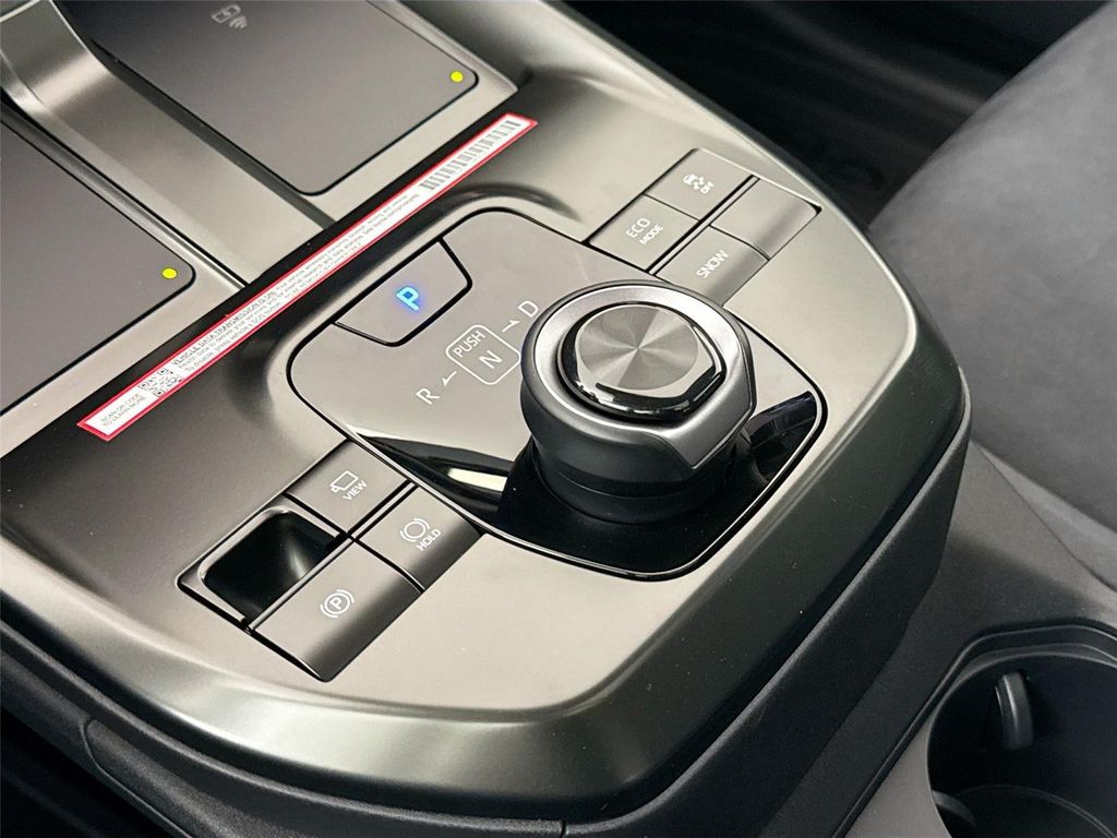 صورة مصغرة 28 لـ 2026 Toyota C-HR XSE