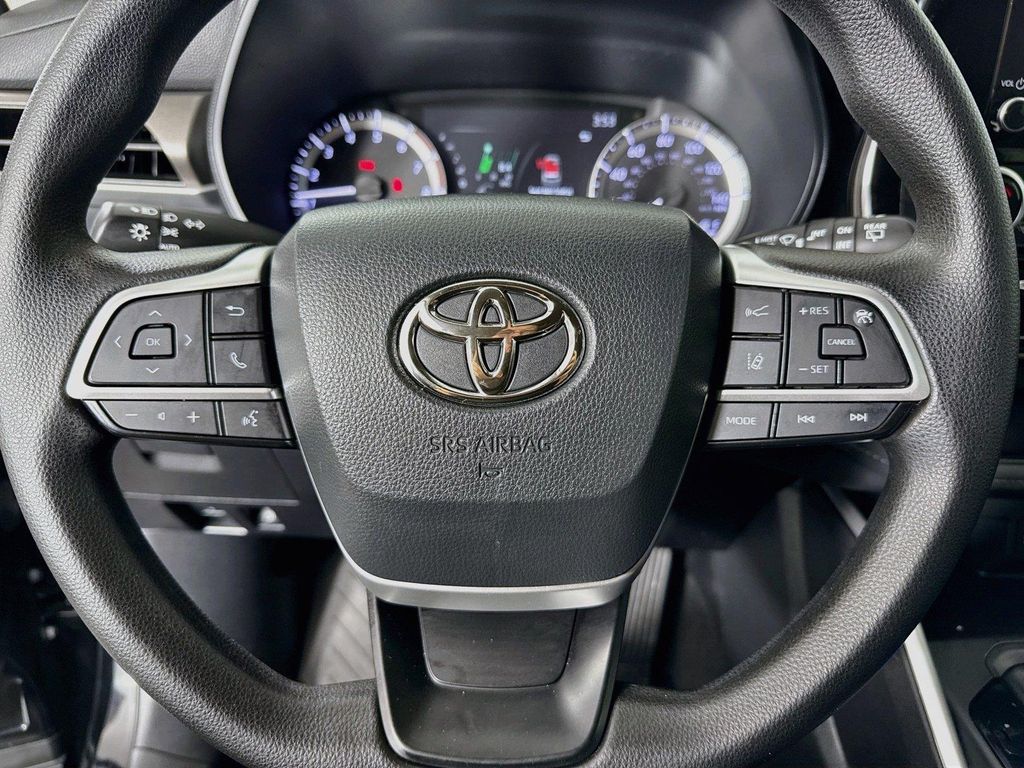 2023 Toyota HIGHLANDER L — миниатюра 15