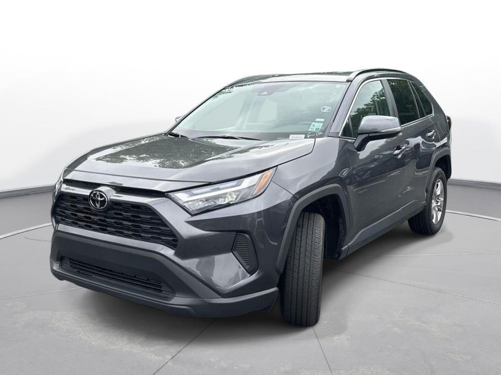 صورة 2 لـ 2025 Toyota RAV4 XLE