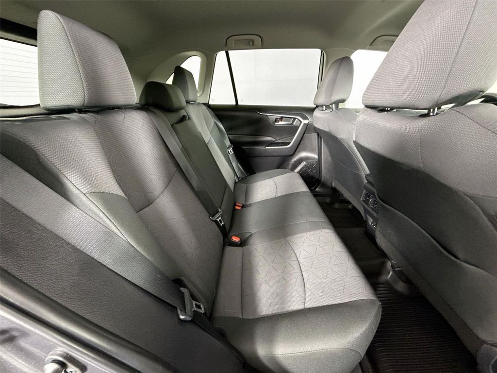 2025 Toyota RAV4 XLE 缩略图 38