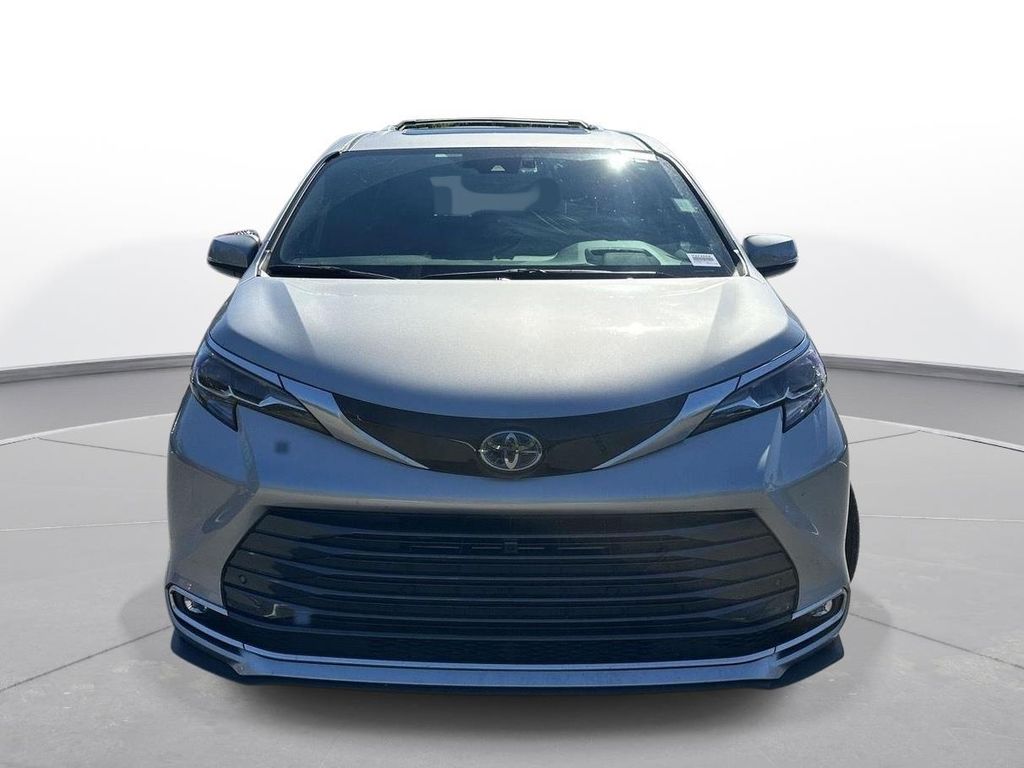 صورة 3 لـ 2025 Toyota SIENNA PLATINUM