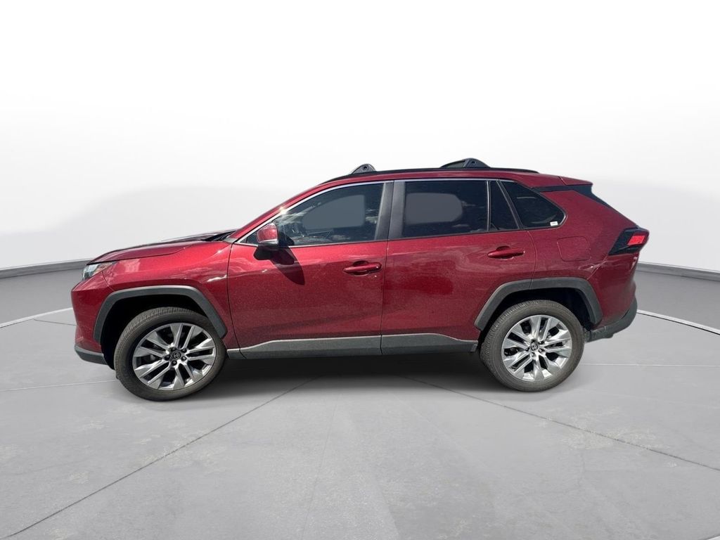 2025 Toyota RAV4 XLE PREMIUM — фото 9