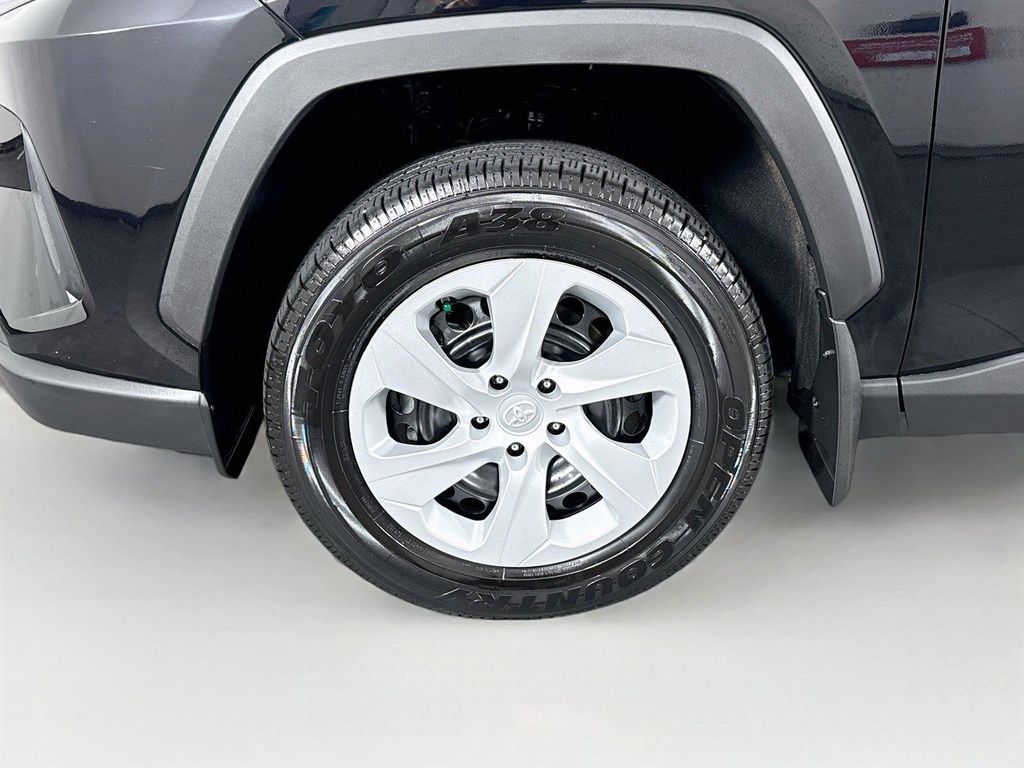2025 Toyota RAV4 LE 缩略图 40