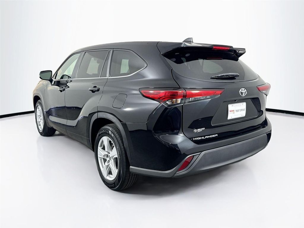 2023 Toyota HIGHLANDER L — фото 8
