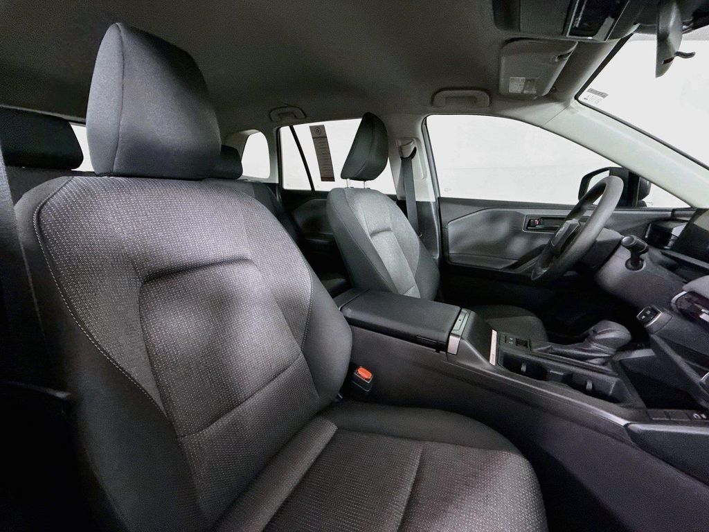صورة مصغرة 40 لـ 2026 Toyota RAV4 LE
