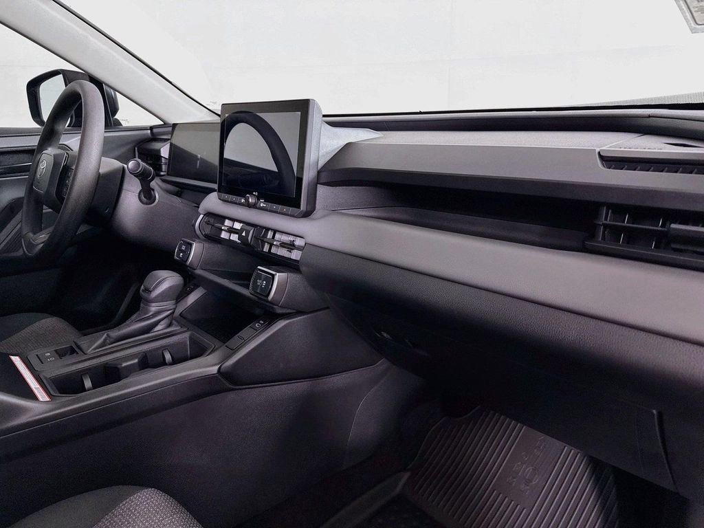 صورة مصغرة 41 لـ 2026 Toyota RAV4 LE