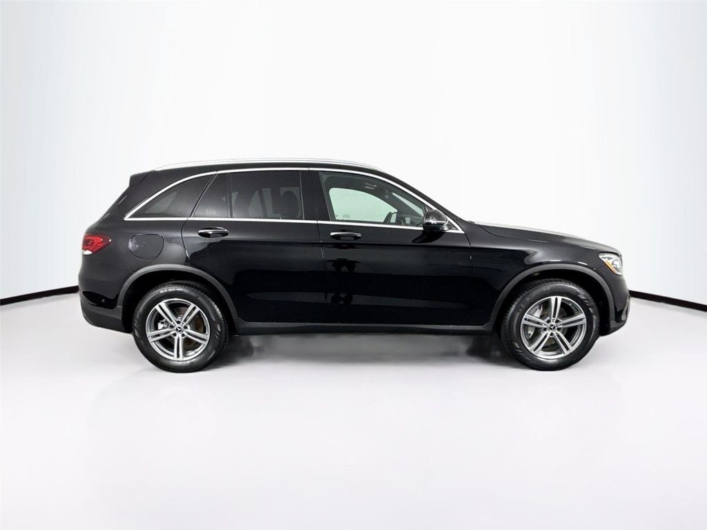 2022 Mercedes-BENZ GLC — фото 10