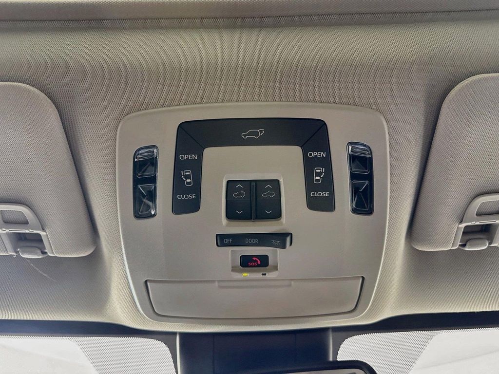2026 Toyota SIENNA XLE 缩略图 24