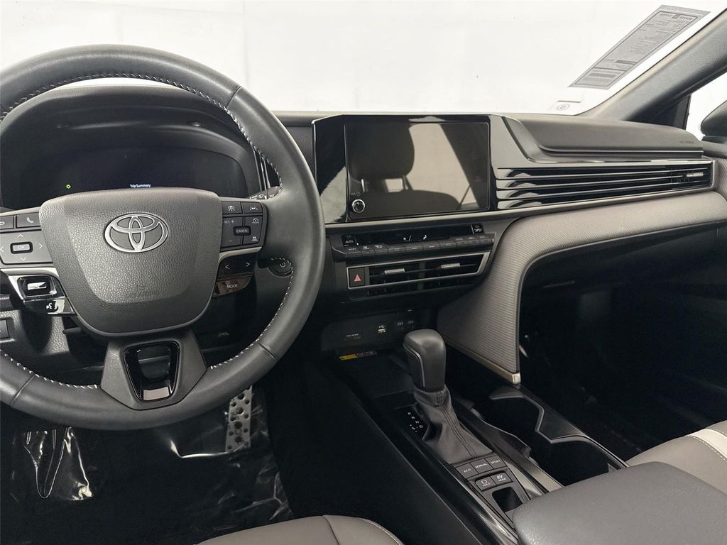 صورة مصغرة 31 لـ 2025 Toyota CAMRY SE