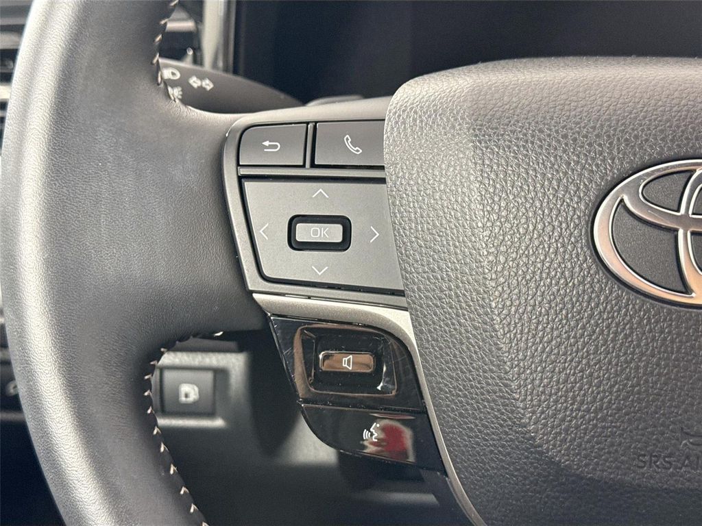صورة مصغرة 17 لـ 2025 Toyota CAMRY SE