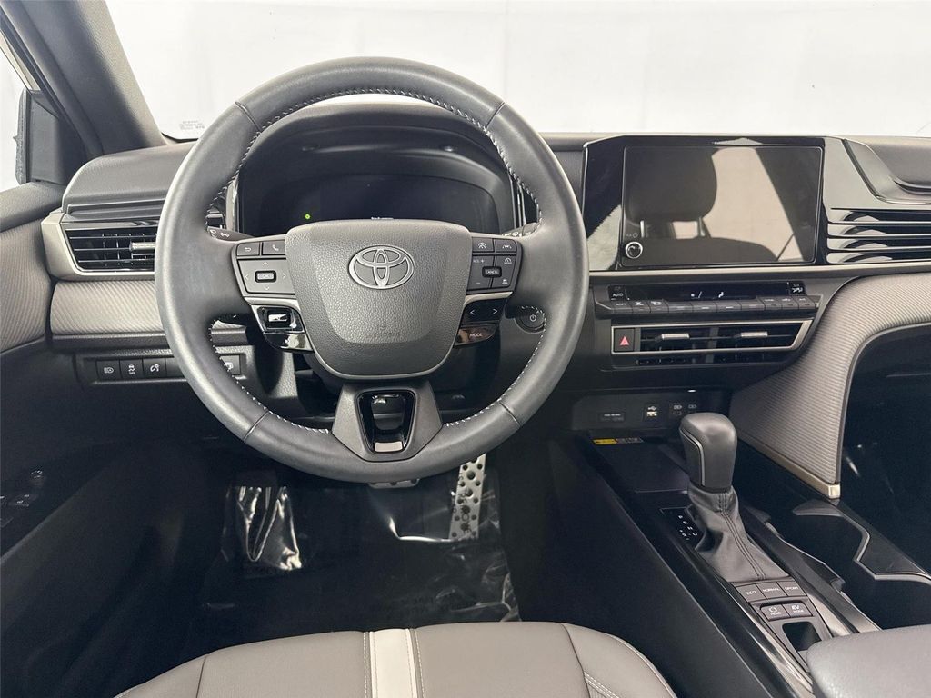صورة مصغرة 30 لـ 2025 Toyota CAMRY SE