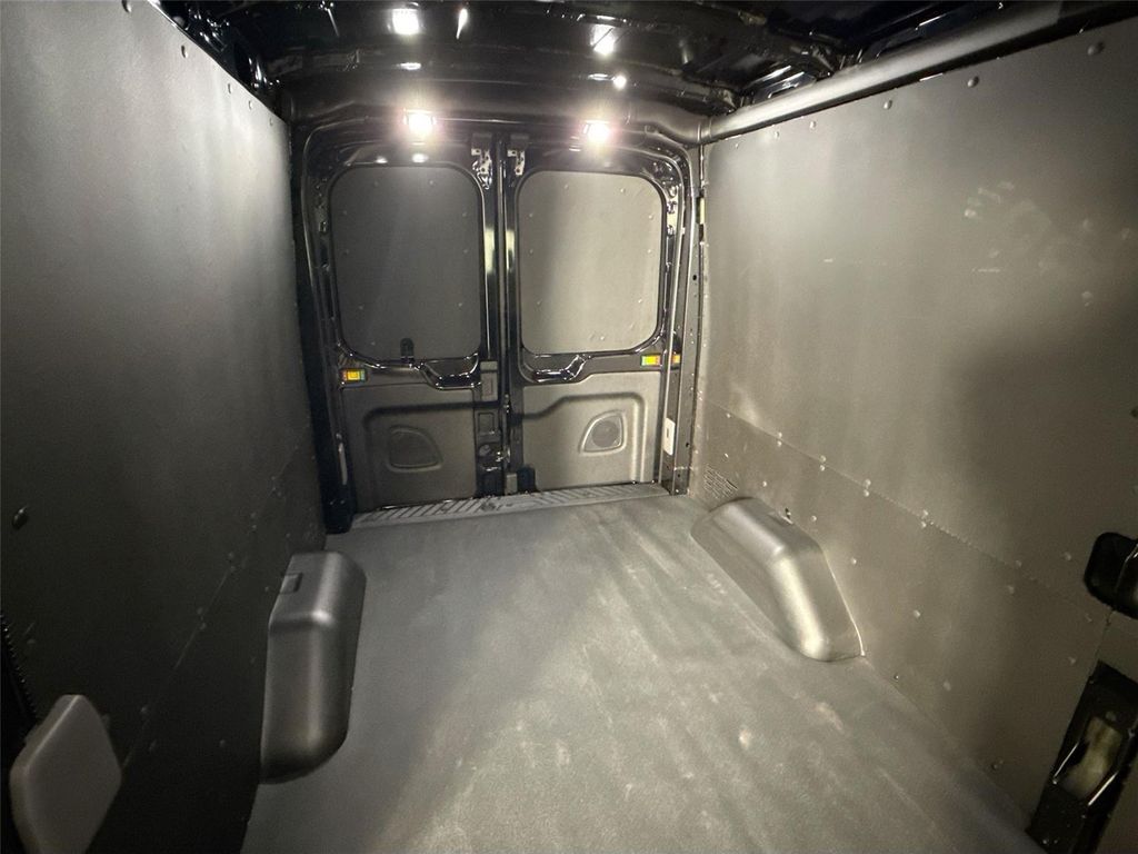 صورة مصغرة 33 لـ 2026 FORD TRANSIT-250 BASE