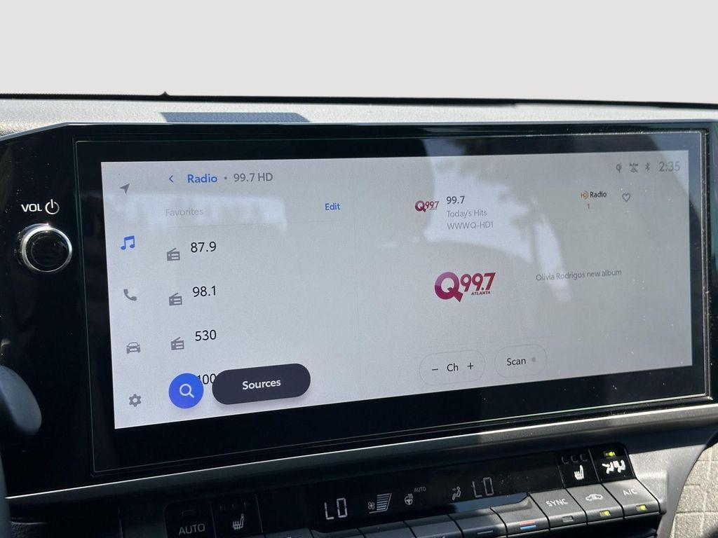 2025 Toyota CAMRY XLE — миниатюра 12