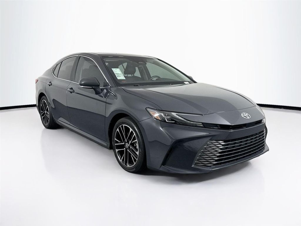 صورة 10 لـ 2025 Toyota CAMRY XLE