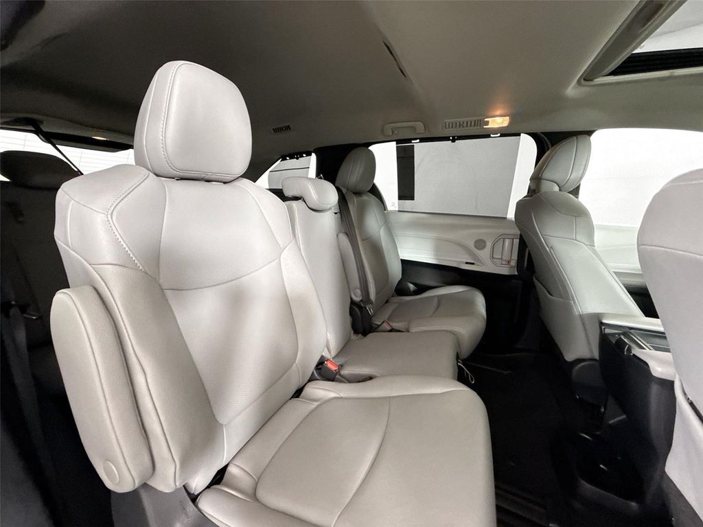 2026 Toyota SIENNA XLE — миниатюра 41