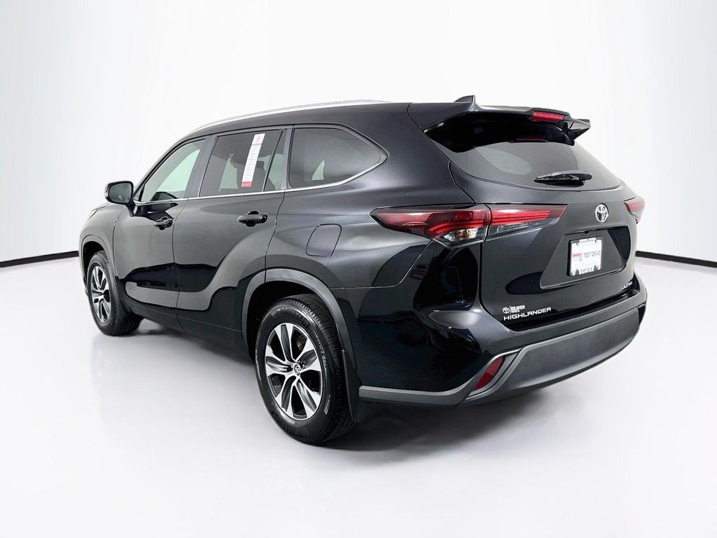 2026 Toyota HIGHLANDER XLE — фото 14