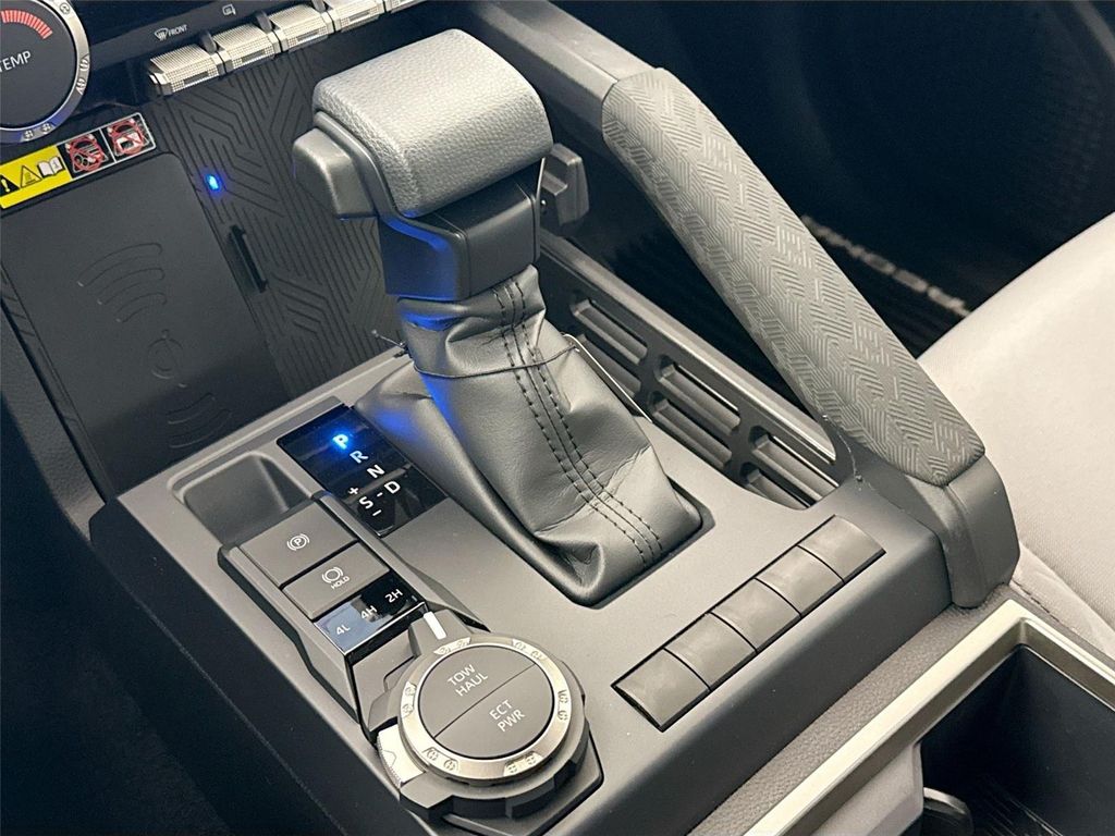صورة مصغرة 26 لـ 2026 Toyota TACOMA SR5