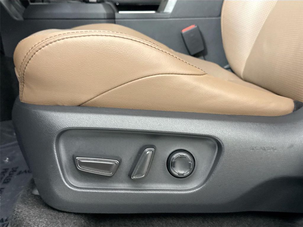2025 Toyota 4RUNNER LIMITED — миниатюра 31
