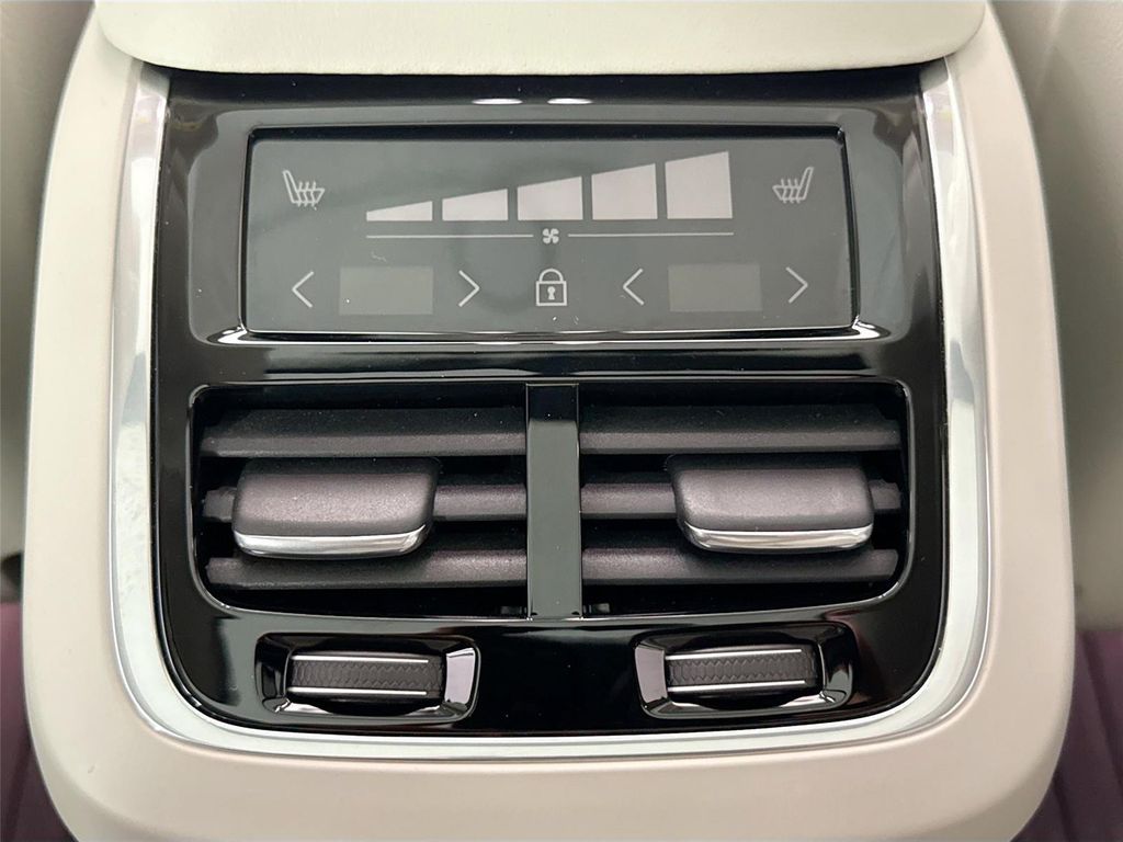 صورة مصغرة 37 لـ 2025 Volvo XC90 B6 PLUS 7-SEATER
