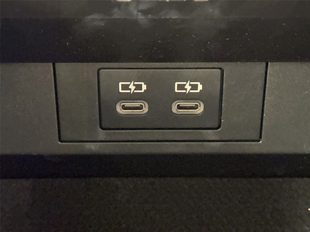 2025 Toyota PRIUS XLE thumbnail 33