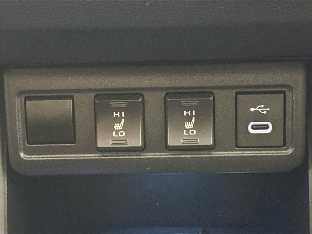 TOYOTA COROLLA CROSS - 8