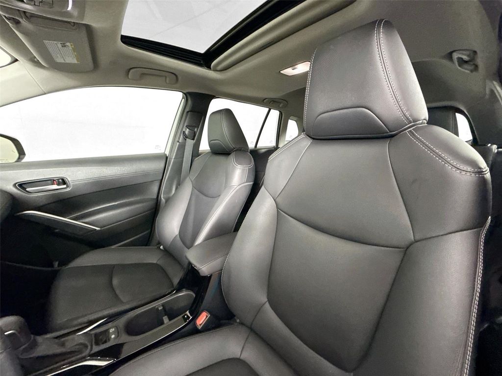 TOYOTA COROLLA CROSS - 3